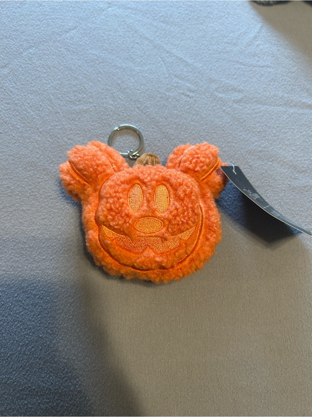 Mickey pumpkin keychain